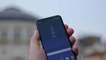 samsung galaxy s8+ smartphone