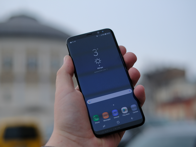samsung galaxy s8+ smartphone