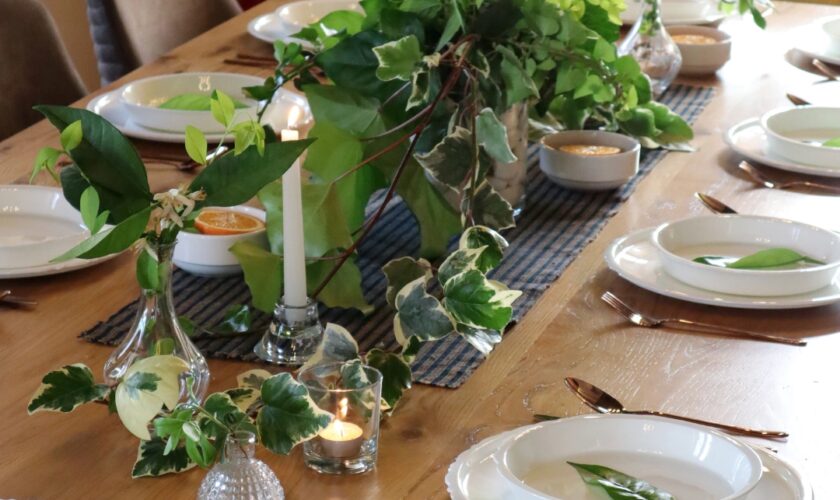 houten decoratie op tafel